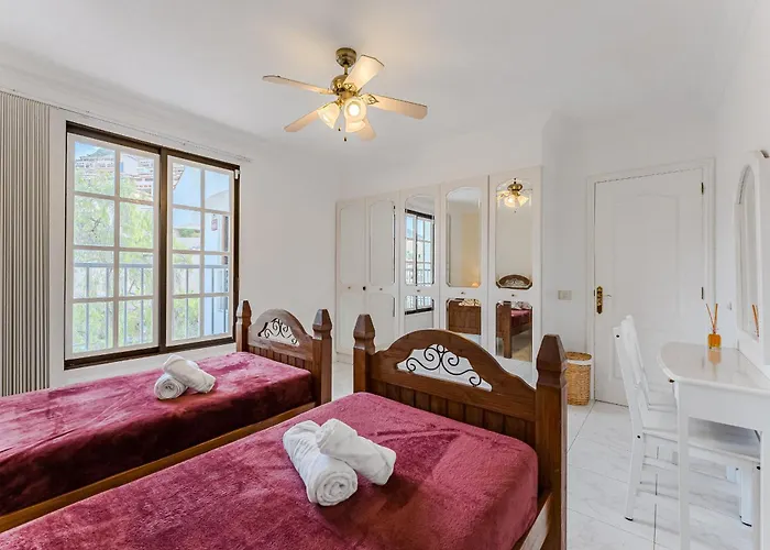 Diamond Family Heated Pool Apartment *